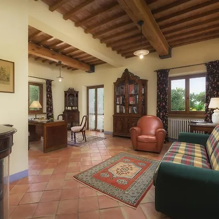 Villa Pianarina 10&2, Emma Montegabbione