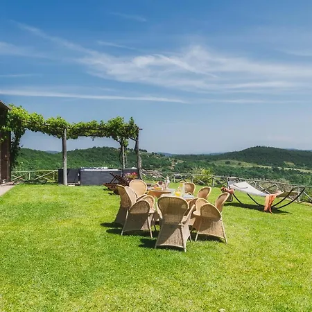 Villa Pianarina 10&2, Emma Montegabbione